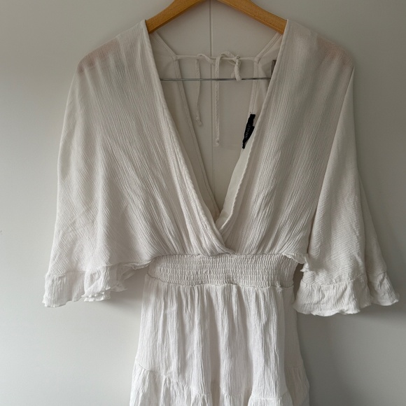 White Flowy Forever 21 Top - Picture 1 of 3